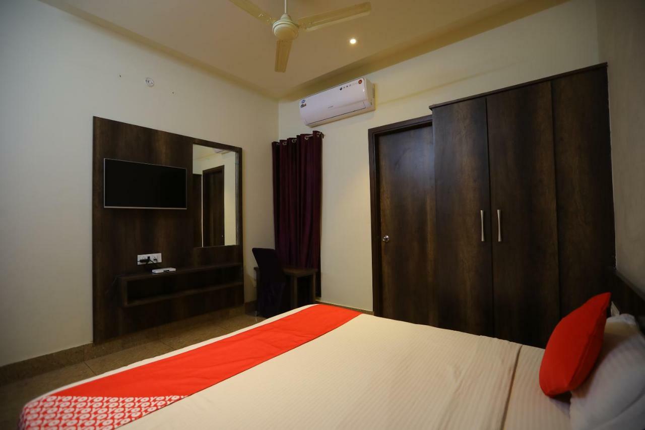 Oyo 40791 Hotel Hot N Fast Suratgarh Екстер'єр фото