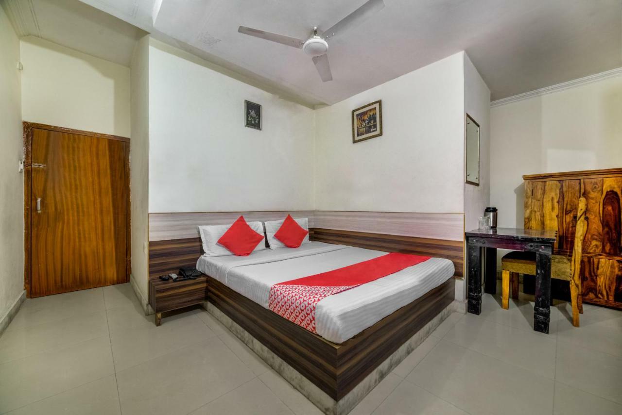 Oyo 40791 Hotel Hot N Fast Suratgarh Екстер'єр фото