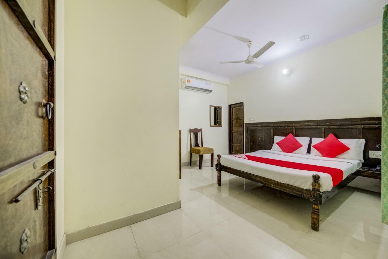 Oyo 40791 Hotel Hot N Fast Suratgarh Екстер'єр фото