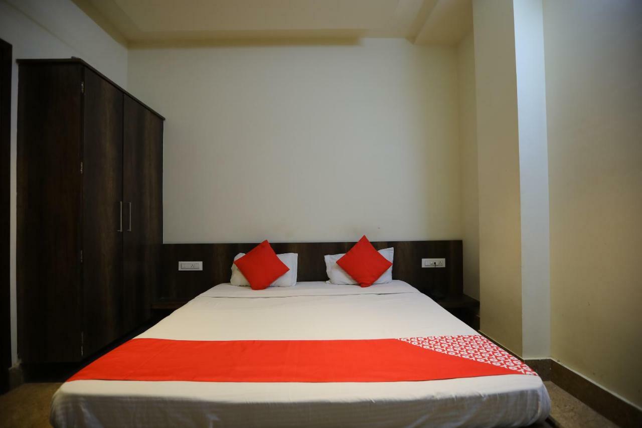 Oyo 40791 Hotel Hot N Fast Suratgarh Екстер'єр фото