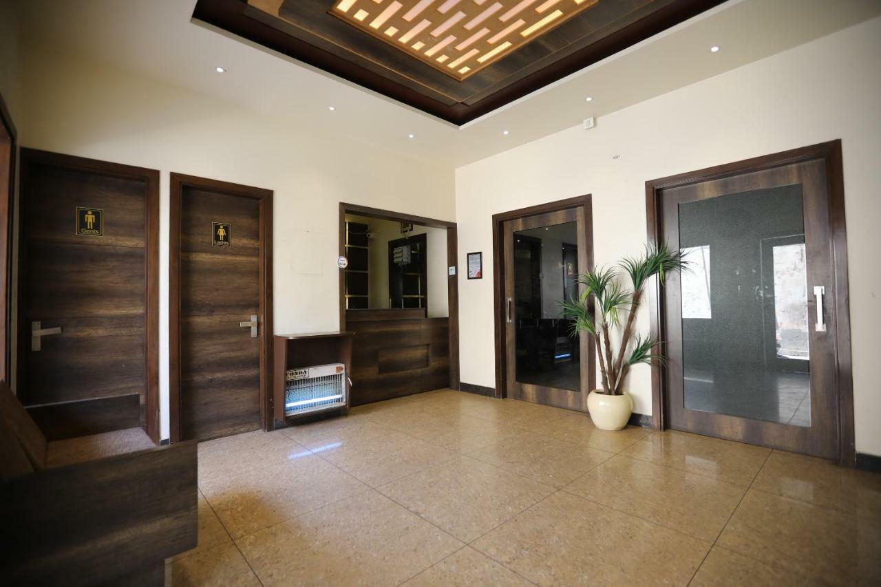 Oyo 40791 Hotel Hot N Fast Suratgarh Екстер'єр фото