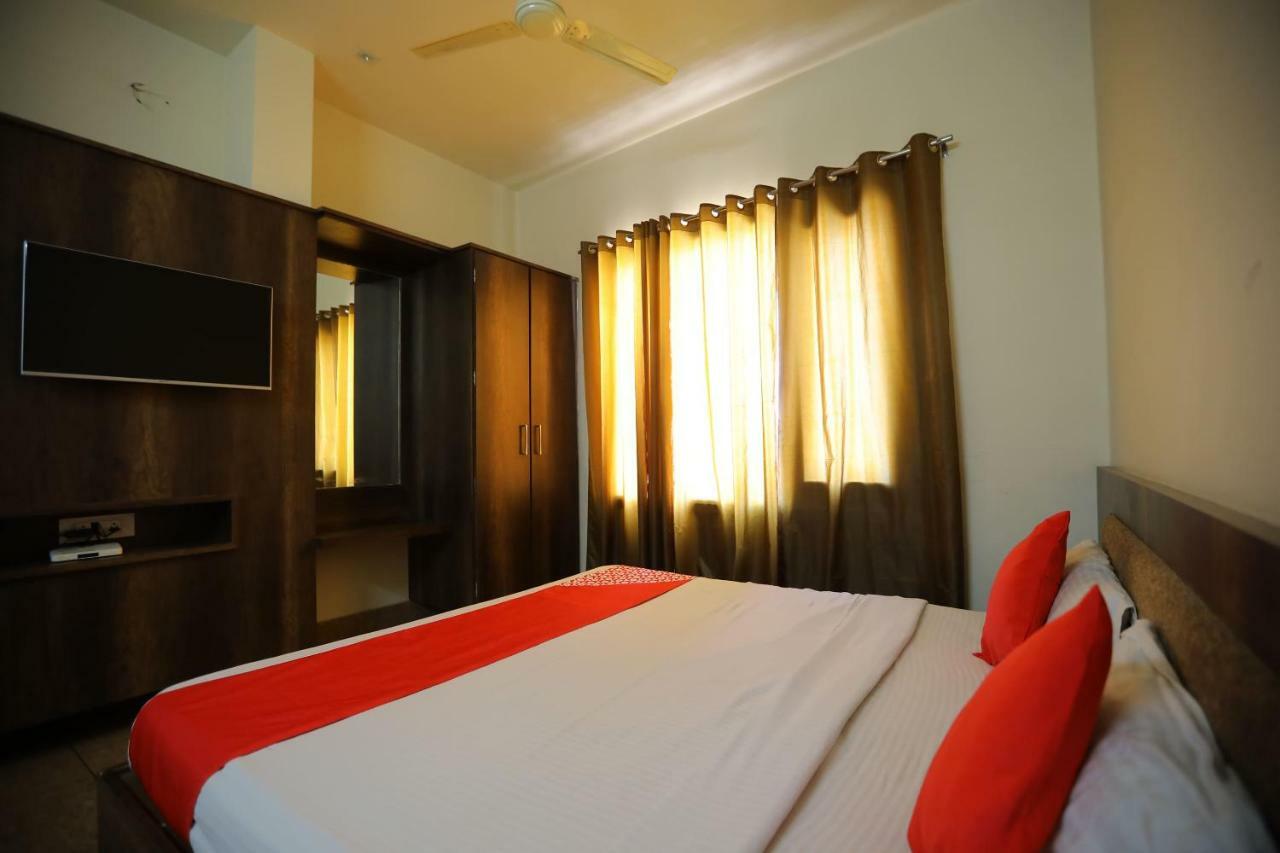 Oyo 40791 Hotel Hot N Fast Suratgarh Екстер'єр фото