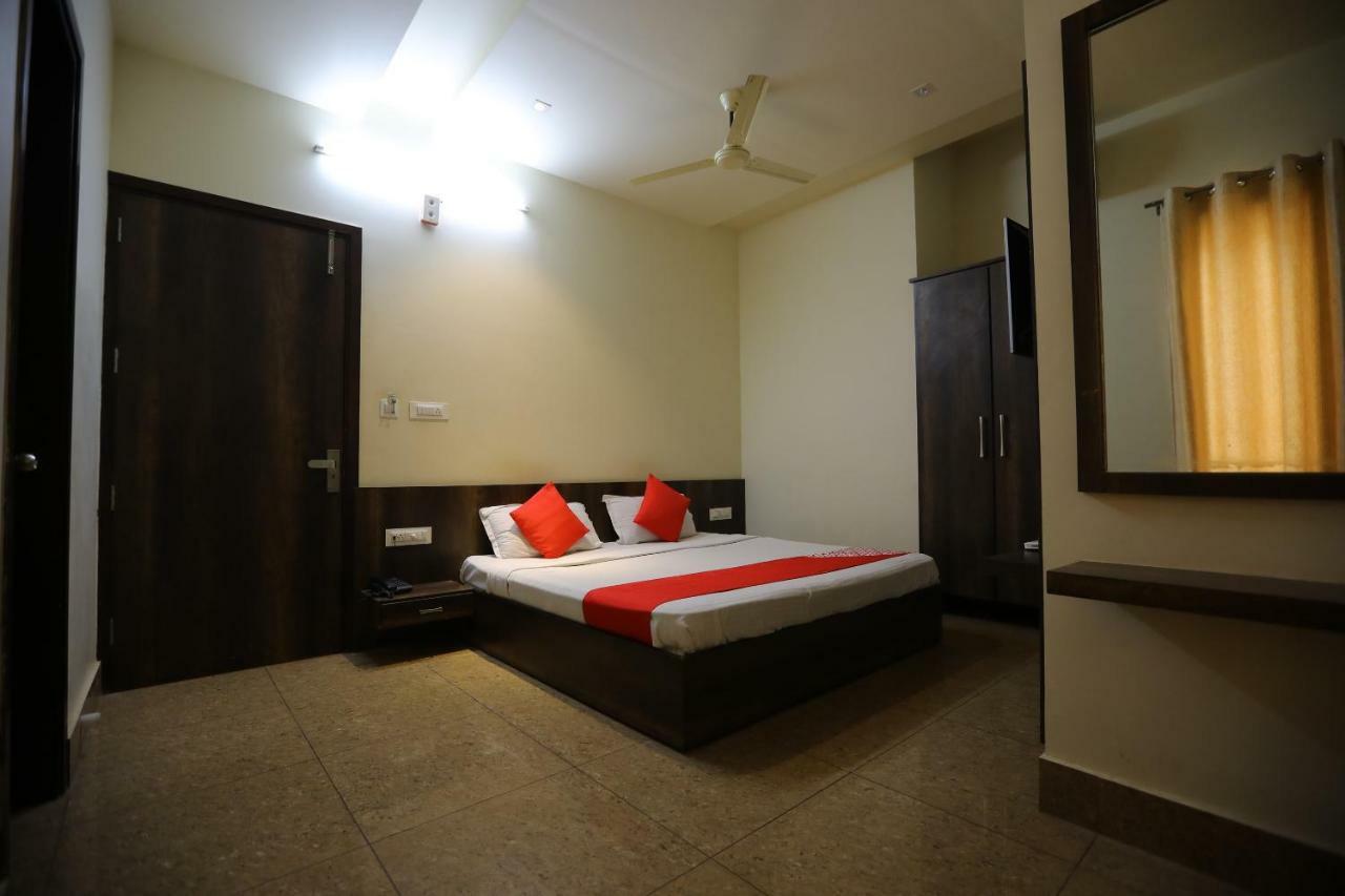 Oyo 40791 Hotel Hot N Fast Suratgarh Екстер'єр фото